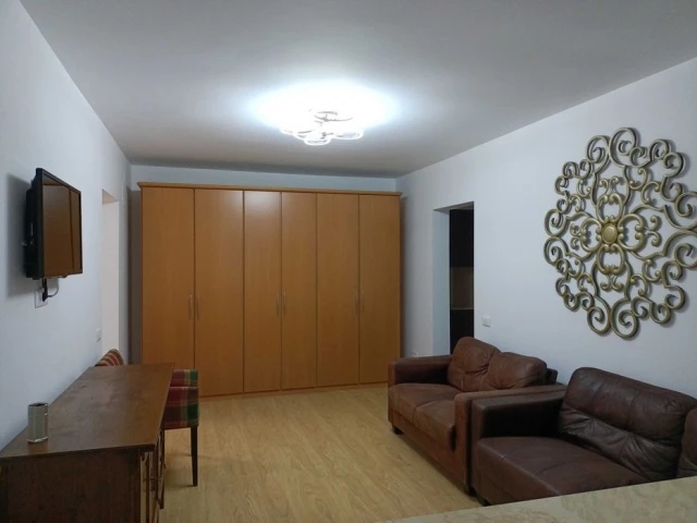Podu Ros apartament  54 mp, 2 camere,  semidecomandat, de inchiriat,  (la 5 minute de Palas) 154624